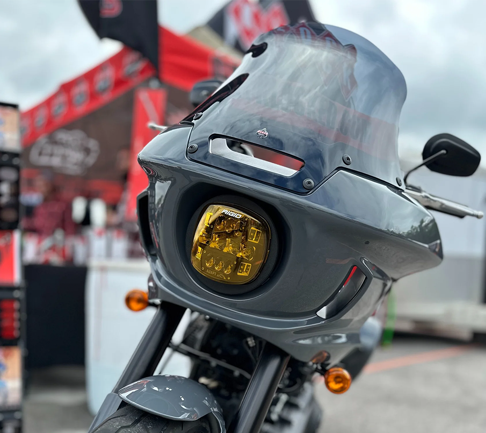 Kleen Moto（クリンモト）/ Low Rider ST Rigid Industries Adapt XP